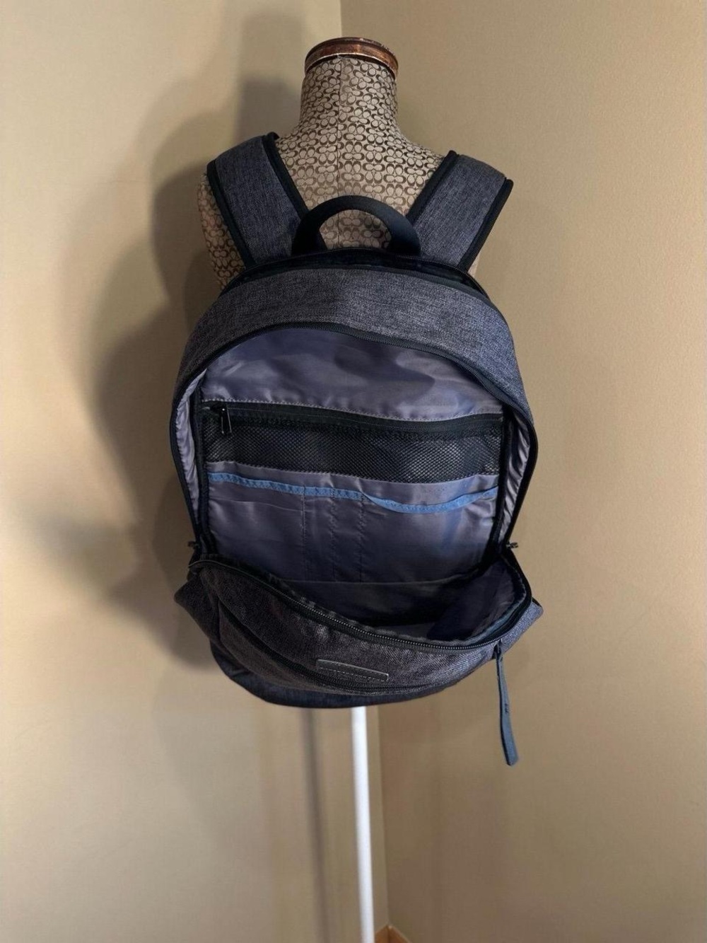 Targus Backpack - Picture 5 of 8